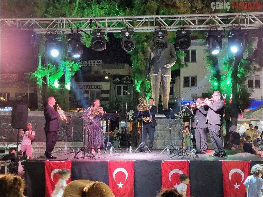 AYVALIK 8. AIMA MÜZİK FESTİVALİ, MİLLİYET SANAT’IN DESTEĞİYLE GERÇEKLEŞEN  GOLDEN HORN BRASS KONSERİYLE SONA ERDİ!