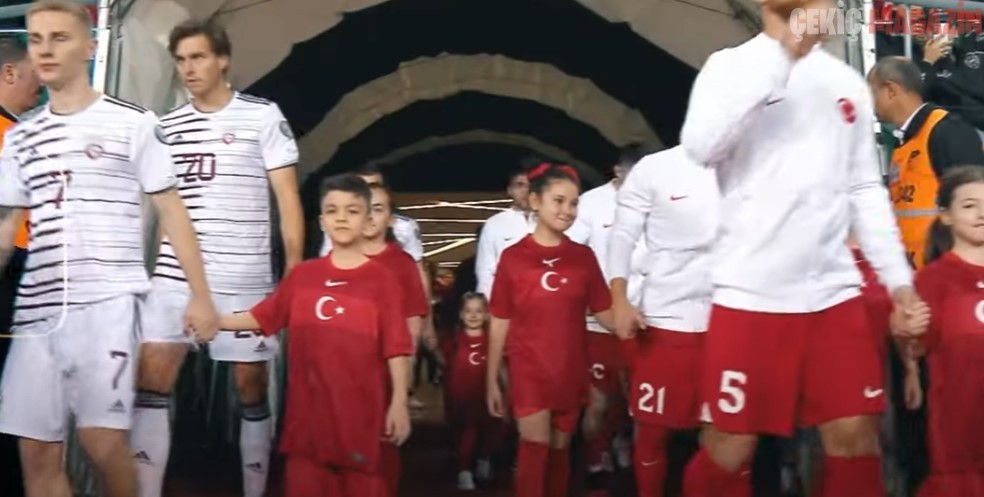 Cumhuriyetimizin ve Türk Futbolunun 100.yılı için hazırlanan reklam filminde Hakan Yaman başrolde…   