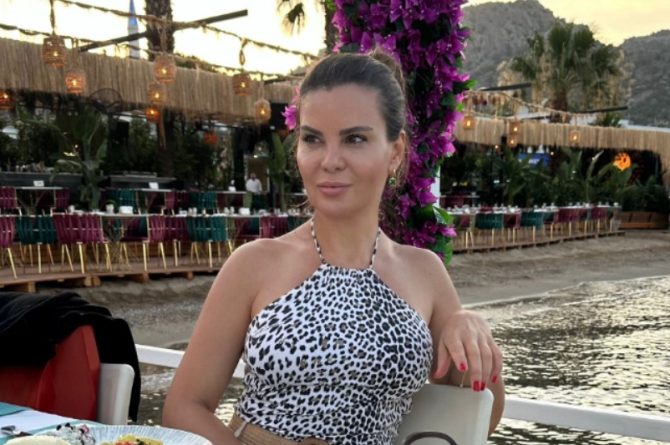 Burcu Kartoz Tatil için Bodrum’u tercih etti.