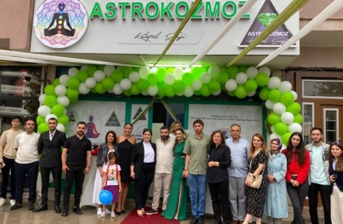 AstroPURE Yeni Nesil Şifa Aracı Kadim Ve Teknolojik Hızlı , Kolay Ve Kalıcı Arınma Sağlayan Tescilli Marka Olan Astrokozmoz ‘un Patentli Ürünüdür.