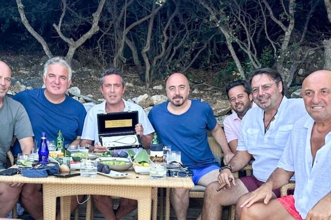 BODRUM’DA İŞ DÜNYASI YEMEKTE BİR ARAYA GELDİ