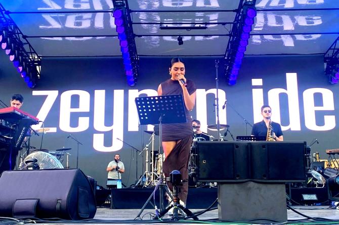 ZEYNEP İDE’NİN DUYGU YÜKLÜ PERFORMANSI, SOKAK HAYVANLARININ SESİ OLDU