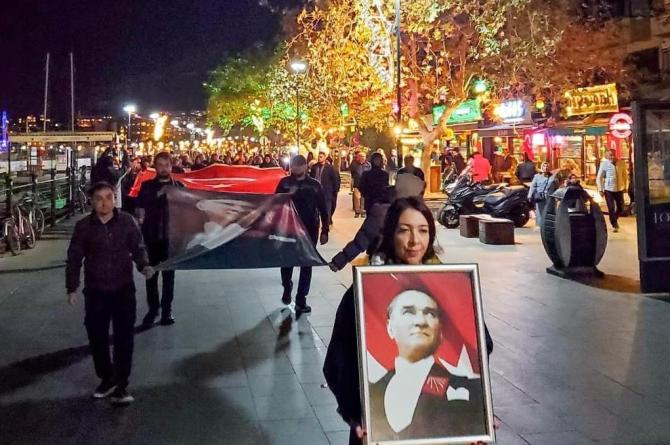 Çanakkale’de Atatürk Sevdalıları, Ata’ya Saygı İçin Yürüdü