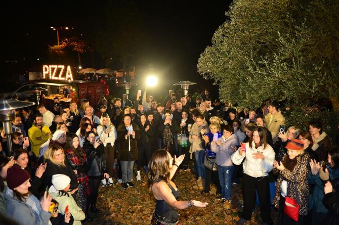 Acarkent Coliseum’da Sonbaharın Büyüsü ve Asena’nın Dans Şovu Buluştu