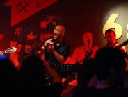 Çukur’un Victor’u Doğan Barış Yaşar Sahnedeydi: Hem Güldürdü Hem de Nostalji Yaşattı!
