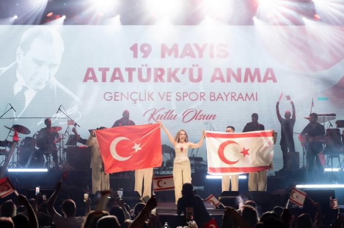 Ziynet Sali’den Kıbrıs’ta Coşkulu Bayram Kutlaması