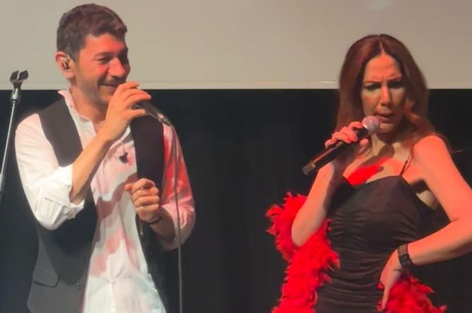 “Büyüdüğümüz Şarkılar” Duru Tiyatro’da Prömiyer Yaptı