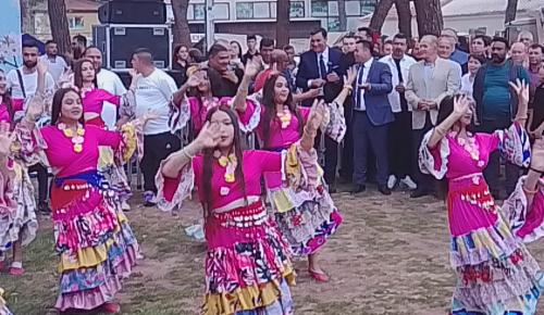 Kırkağaç’ta Geleneksel Hıdırellez Coşkusu: Şevki Özcan Sürprizi Vatandaşları Mest Etti
