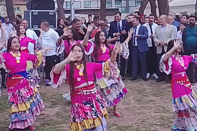 Kırkağaç’ta Geleneksel Hıdırellez Coşkusu: Şevki Özcan Sürprizi Vatandaşları Mest Etti