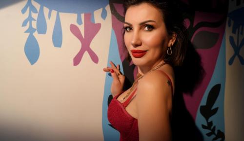 MİNE AYMAN’DAN YAZA DAMGA VURACAK YENİ ŞARKI: “TELEFON REHBERİ”
