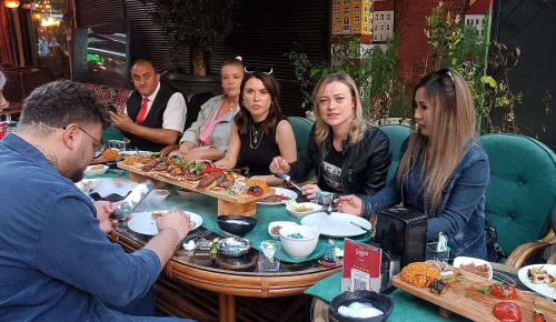 “ACI DÜĞÜN”‘ ADLI SİNEMA FİLM KUMKAPI’DA TANITILDI