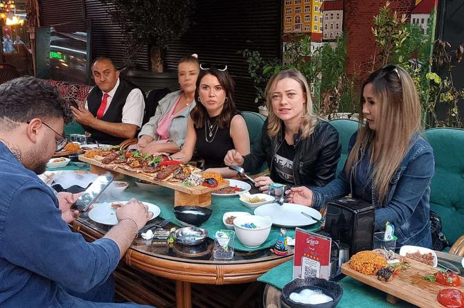 “ACI DÜĞÜN”‘ ADLI SİNEMA FİLM KUMKAPI’DA TANITILDI