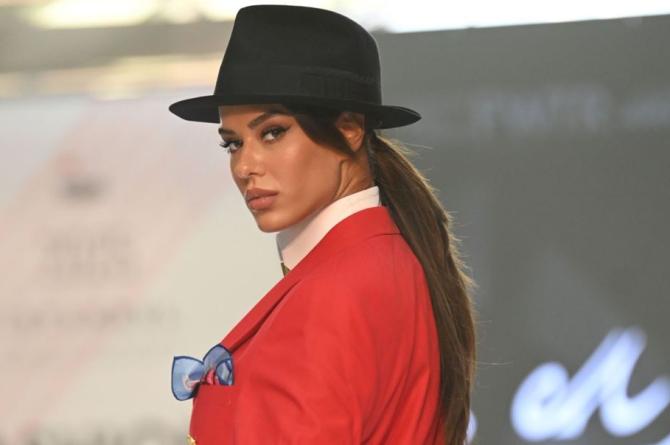 Yağmur Karlı, Türkiye Fashion Week’te Podyuma Damgasını Vurdu !!! 
