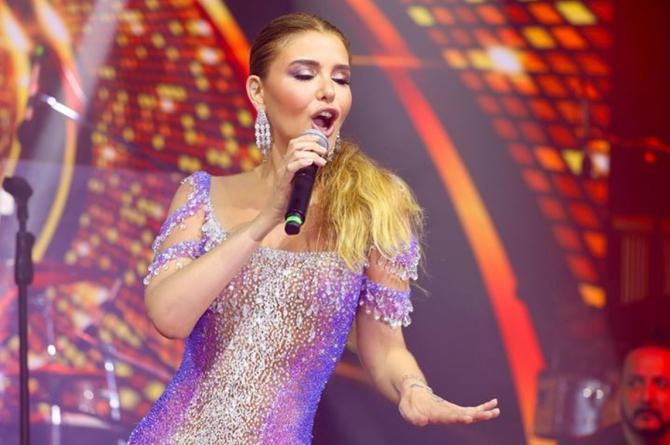 Peri Masalı Gibi Gecede “Kristal Gülben” Antalya’yı Büyüledi!