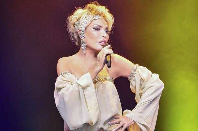 KIBRIS’TA BAYRAMIN YILDIZI: AJDA PEKKAN!