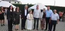 BEDİA AKARTÜRK’ÜN HAYATINDAN İLHAMLA TASARLANAN KIYAFETLER PODYUMDA