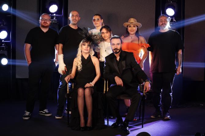 Erkan Sönmez & Sevgi Çelebi Yine Muhteşem bir düet ile dinleyicilerine bir singe eserle merhaba dediler.