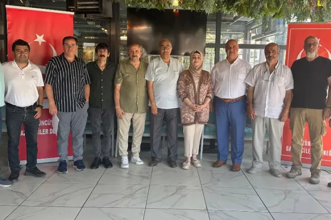 YGD, ‘Gazeteciler ve Basın Bayramı’nı bir kahvaltı ile kutladı