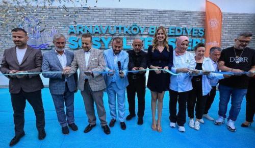 Karaburun’un yeni cazi noktası: Arnavutköy Liman Sosyal Tesisleri Hizmete Açıldı