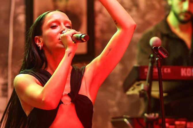 Aybüke Albere’den Samimi İtiraf: “Çocukluk Aşkım Çelik’ti!”