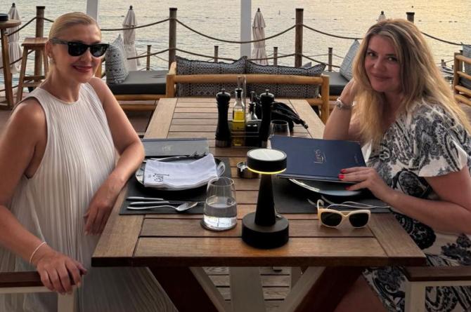 Zeynep Mansur ve Şebnem Özinal Tatil İçin Kalkan’ı Tercih Etti