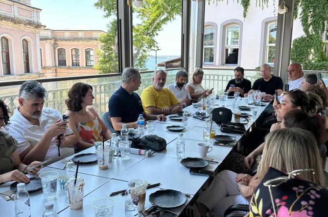 Zeynep Mansur ve Şebnem Özinal Tatil İçin Kalkan’ı Tercih Etti