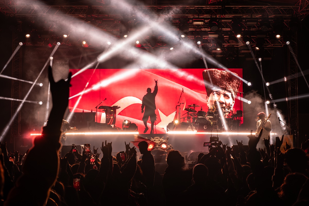 maNga’dan Bolu’da Tarihi Cumhuriyet Konseri!